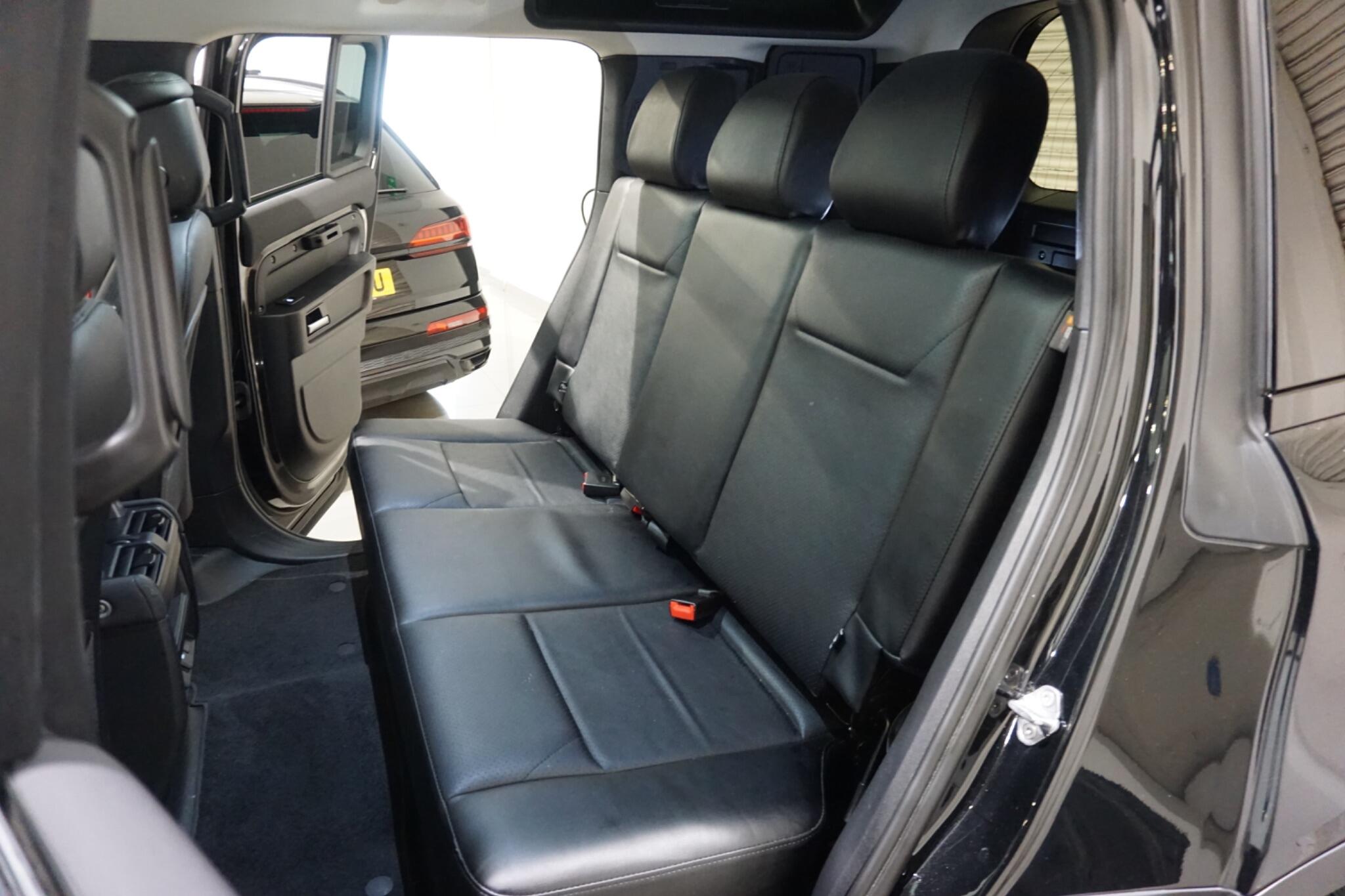 Land Rover Defender 110 3.0 D250 MHEV HSE Hard Top SUV 5dr Diesel Auto 4WD MWB Euro 6 (s/s) (250 ps)
